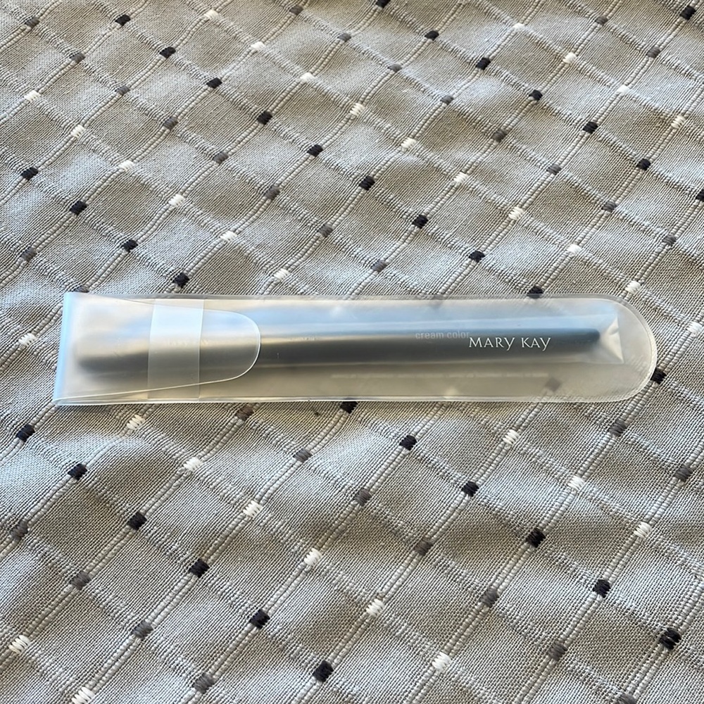Mary Kay Cream Color Brush